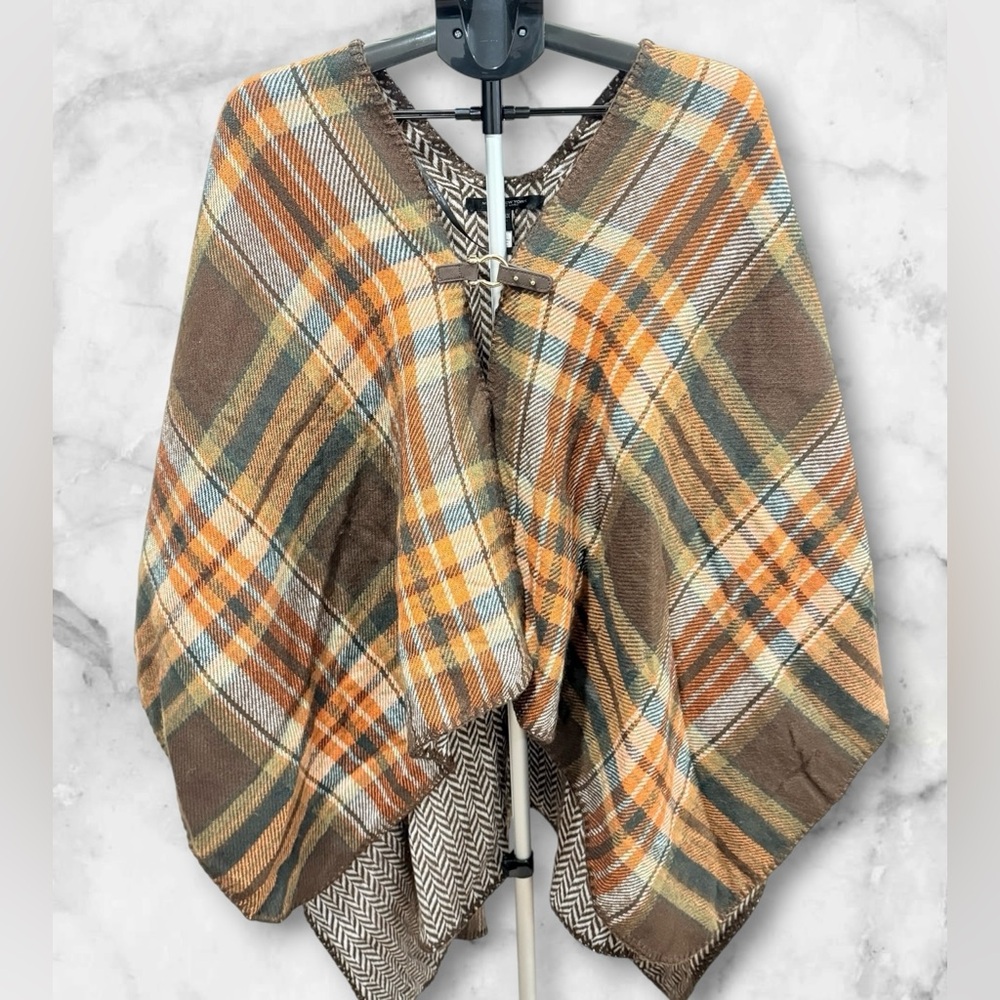 Marc New York Andrew Marc Poncho Cape OSFM One Size Asymmetrical Fringe Toggle